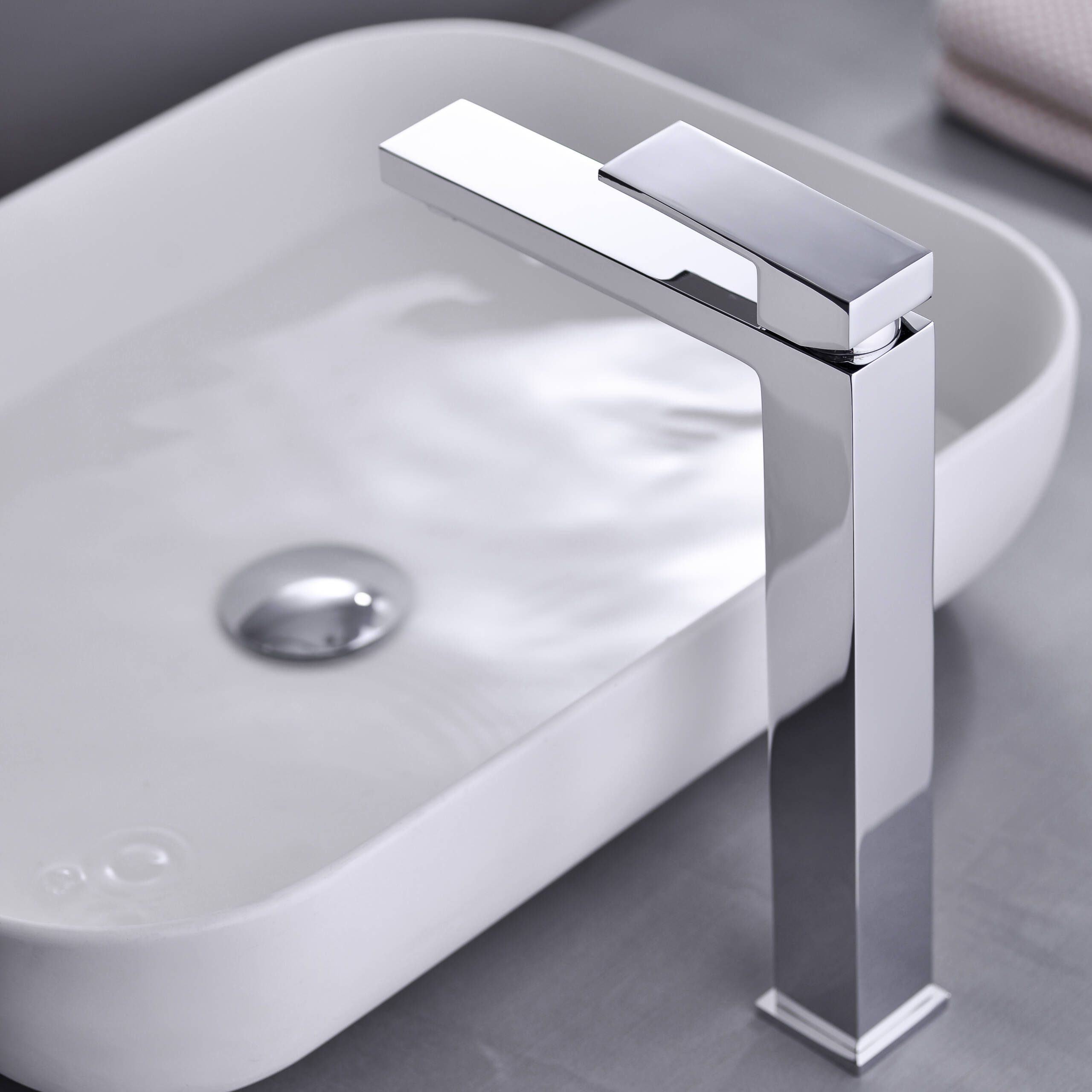 Sleek Square-Design Chrome Bathroom Basin Faucet for Vanity - 图片 4