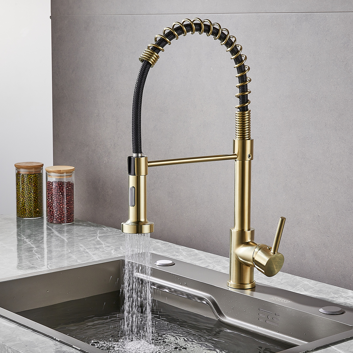Premium Brushed Gold Spring Pull Down Kitchen Faucet with Flexible Hose & Dual Spray Modes - 图片 5
