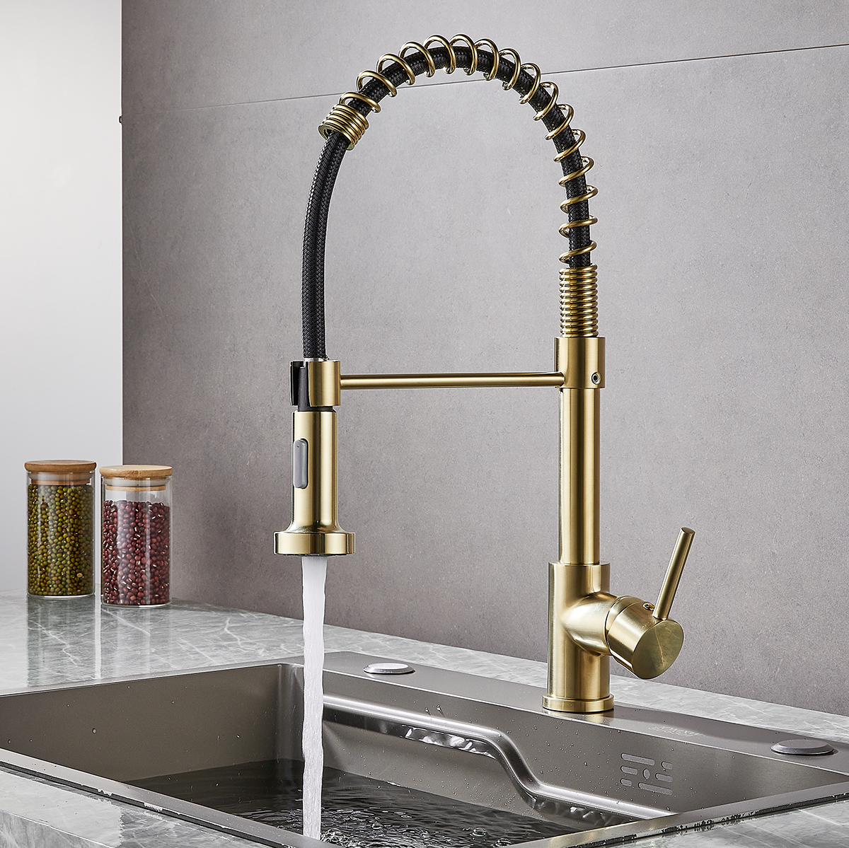 Premium Brushed Gold Spring Pull Down Kitchen Faucet with Flexible Hose & Dual Spray Modes - 图片 6