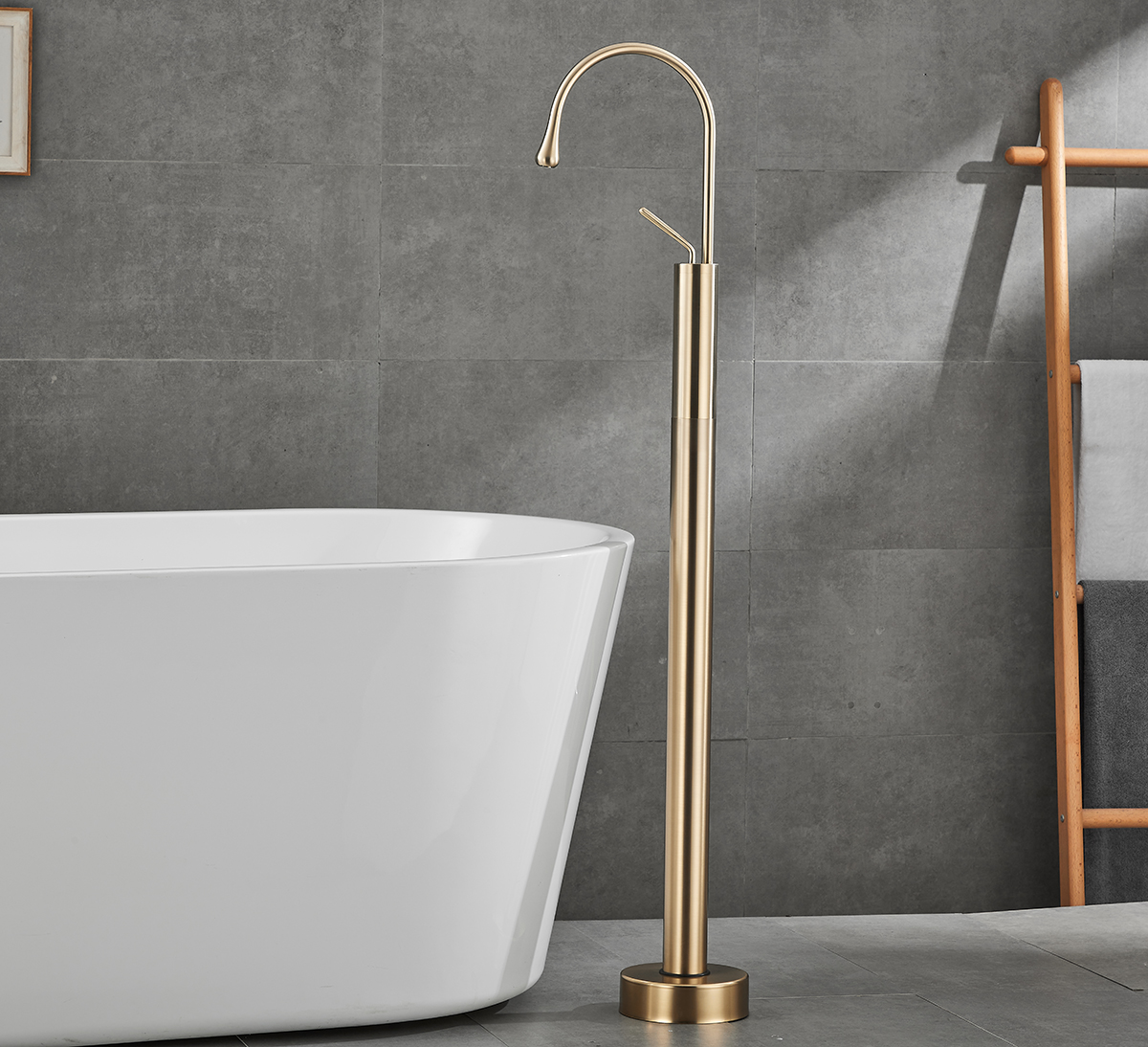 Premium Brass Brushed Gold Bathroom Floor-Mounted Tub Filler - 图片 3